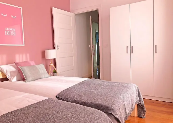 Cozy 3 Near House Of Music Apartament