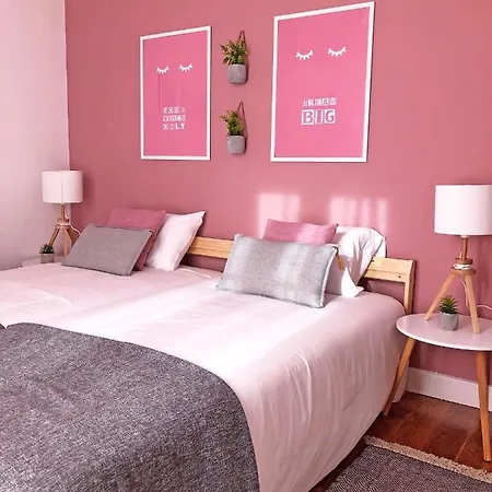 Cozy 3 Near House Of Music Apartamento