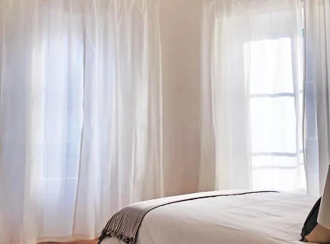 Cozy 3 Near House Of Music Апартаменты